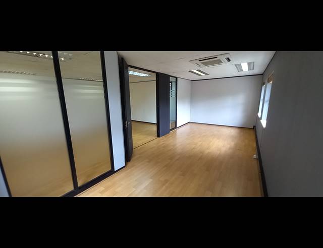 322M² OFFICE TO LET IN BRYANSTON